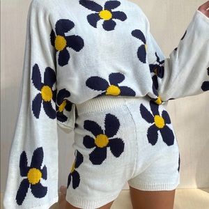 That 70’s Set - Yellow The Label